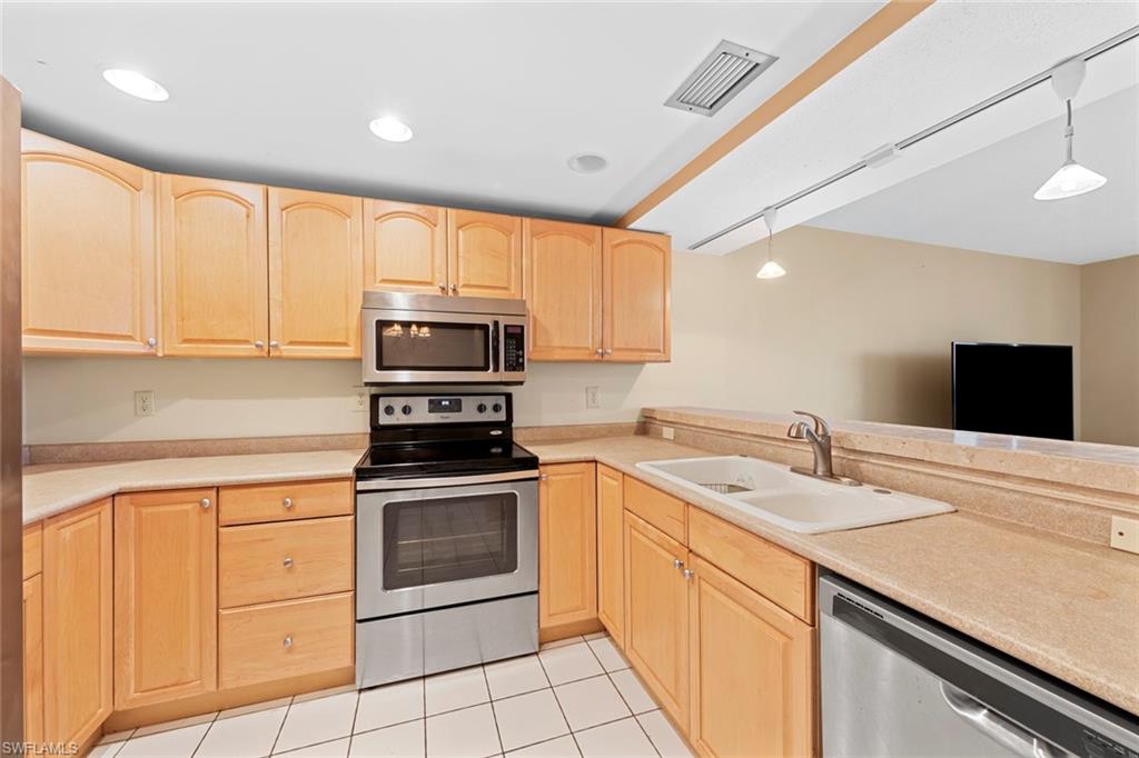 SCHOONER BAY - Residential