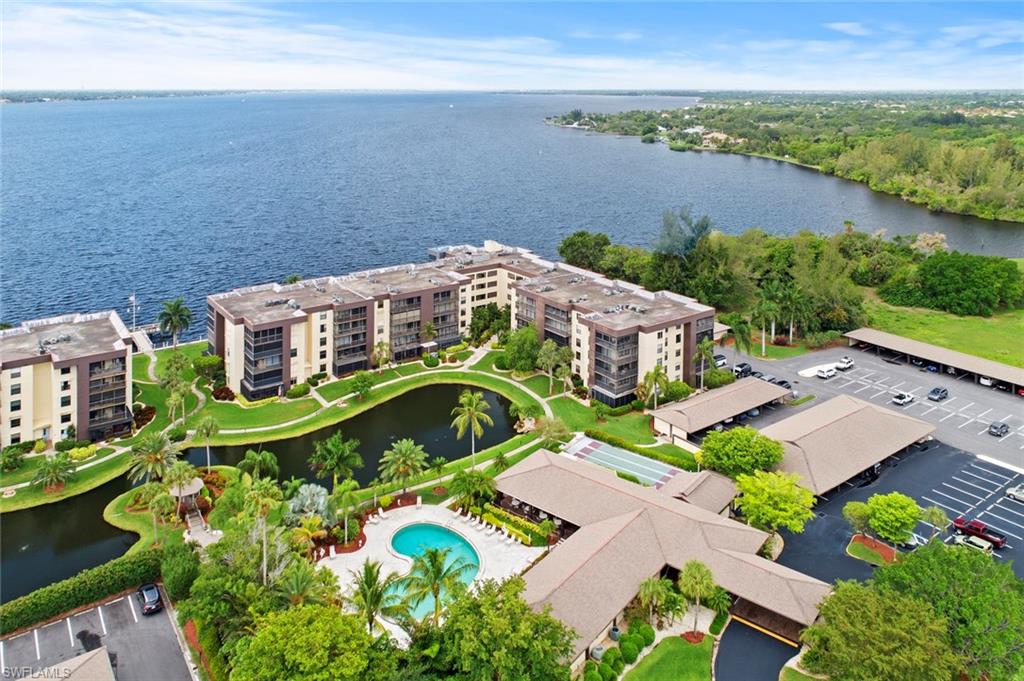 SCHOONER BAY - Residential