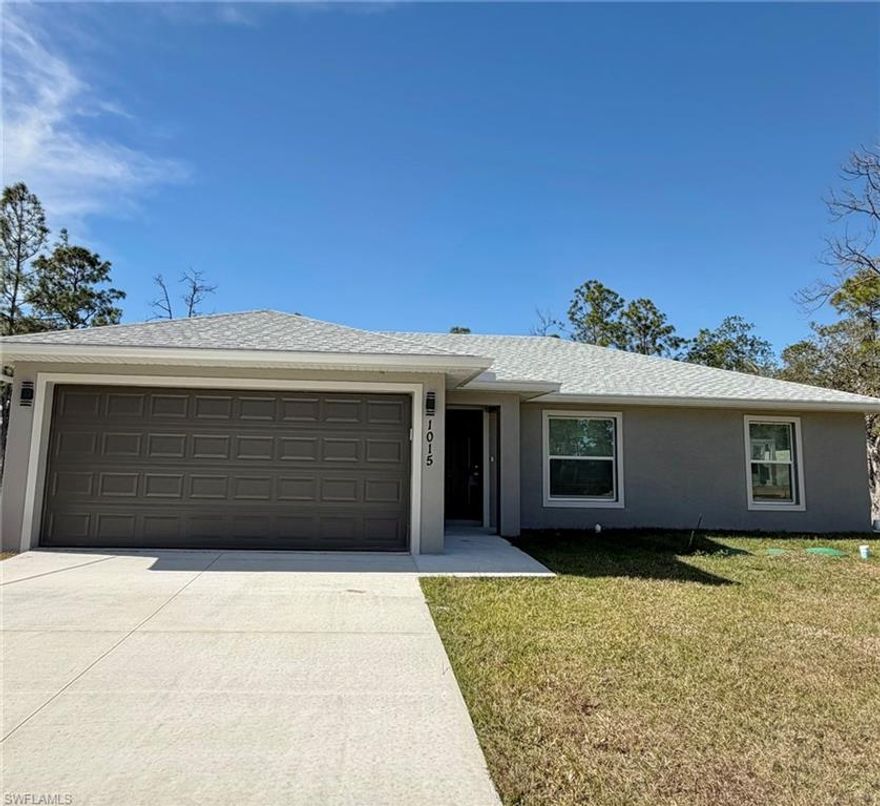 New Construction, Lovely 2 bedroom 2 bath home in Lehigh Acres.