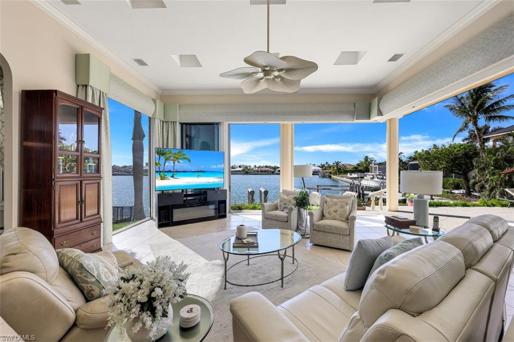 MARCO BEACH - Residential