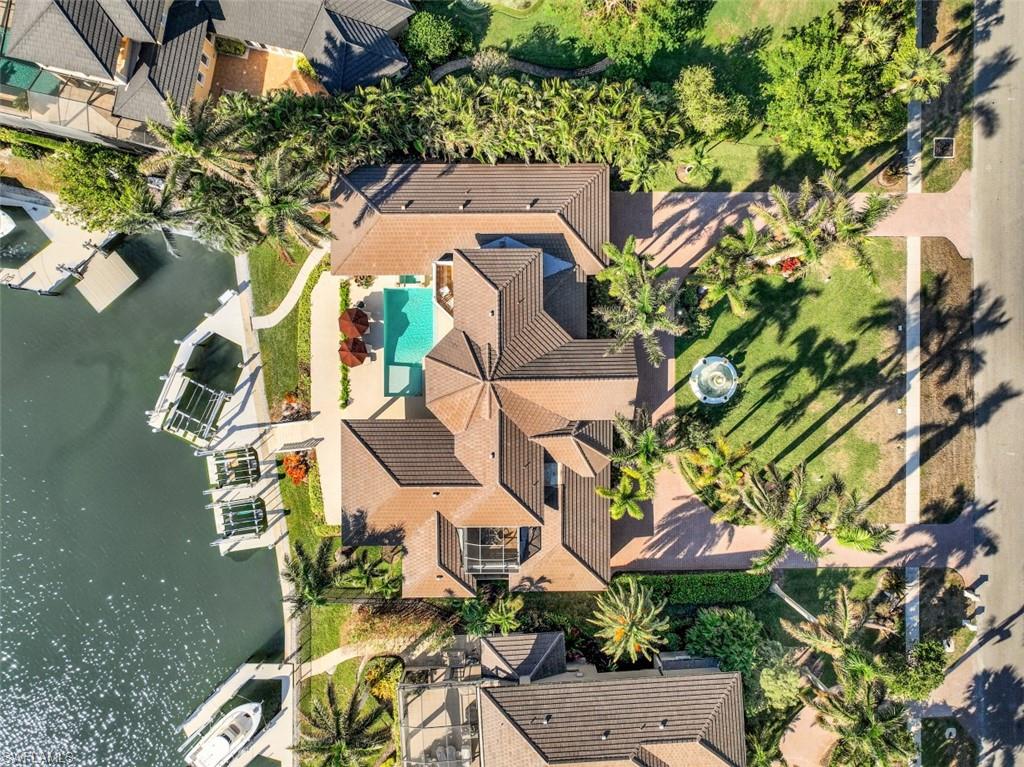 MARCO BEACH - Residential