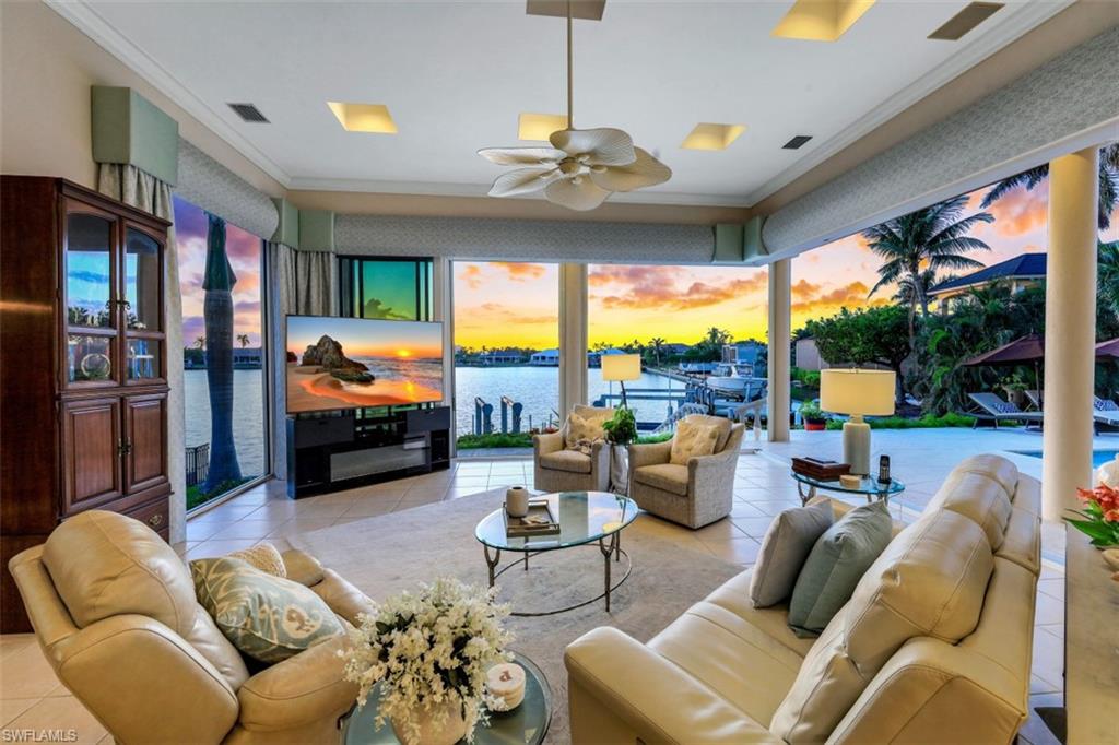 MARCO BEACH - Residential