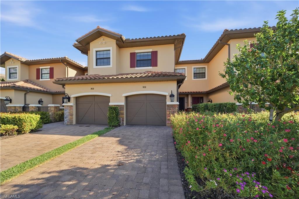 ESPLANADE - Residential