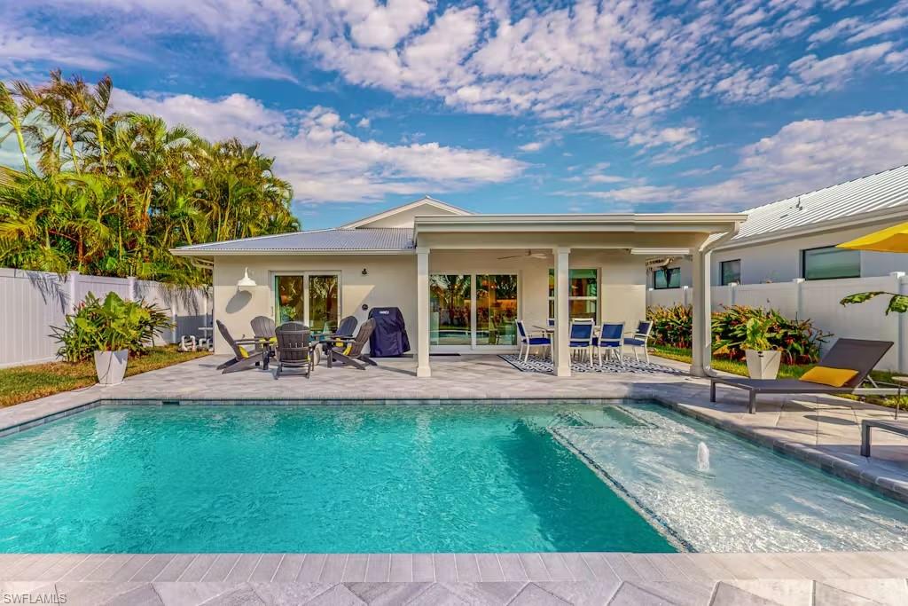 NAPLES PARK - Residential
