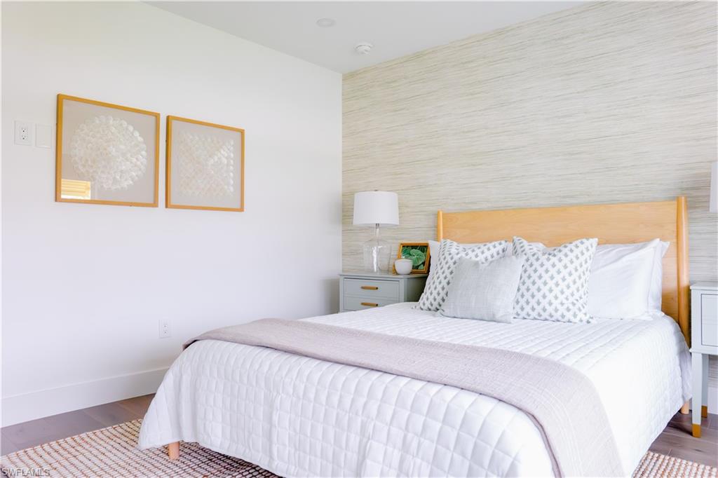 NAPLES PARK - Residential