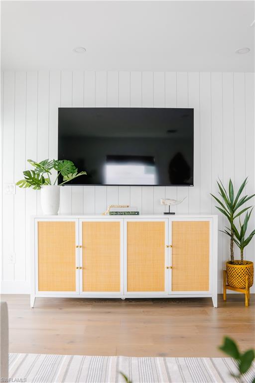 NAPLES PARK - Residential