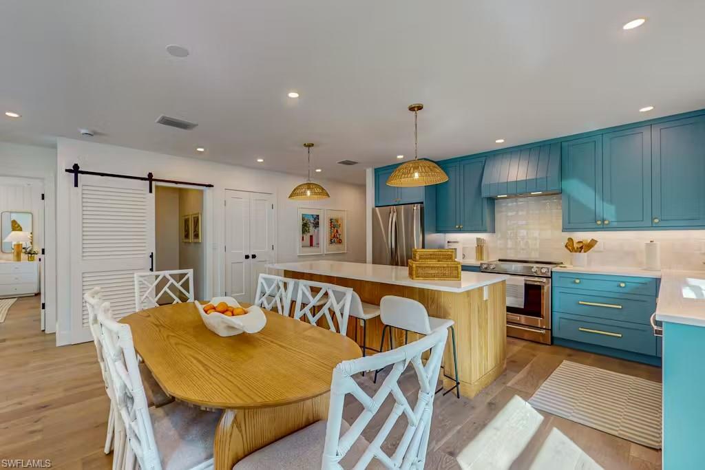 NAPLES PARK - Residential