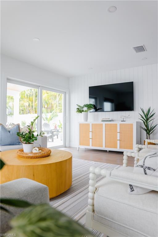 NAPLES PARK - Residential