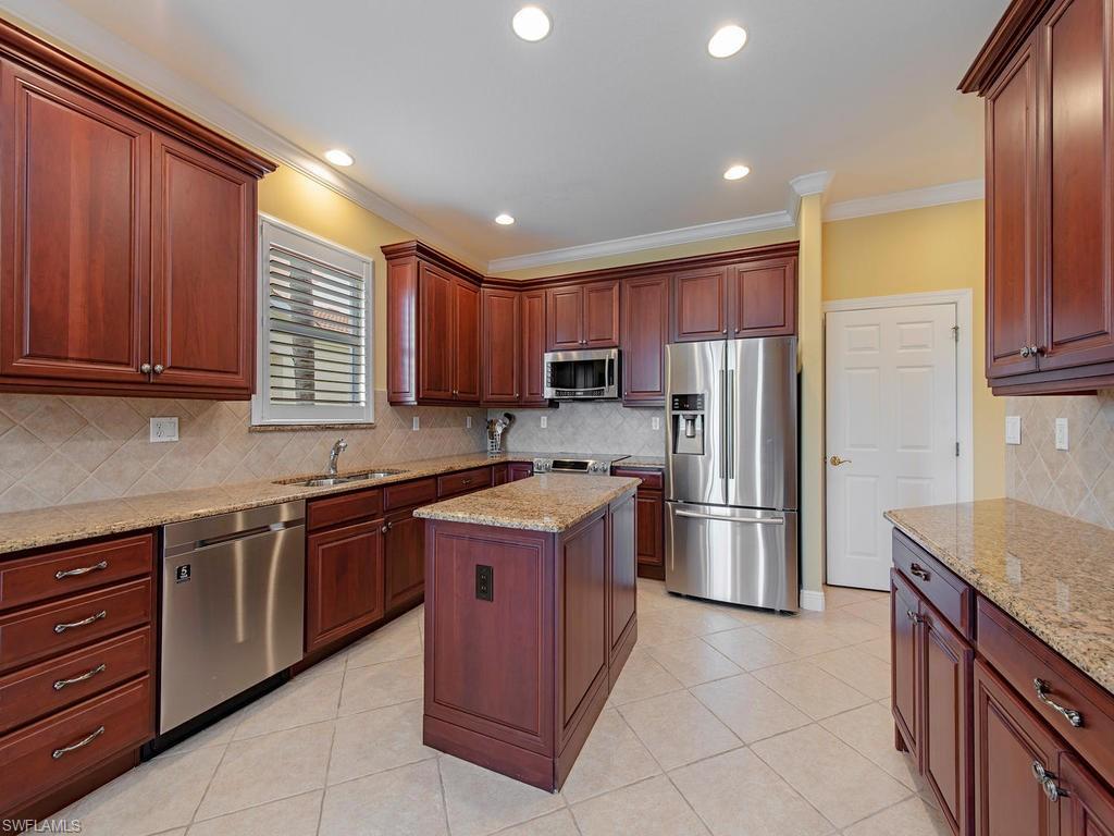 THE ENCLAVE - Residential