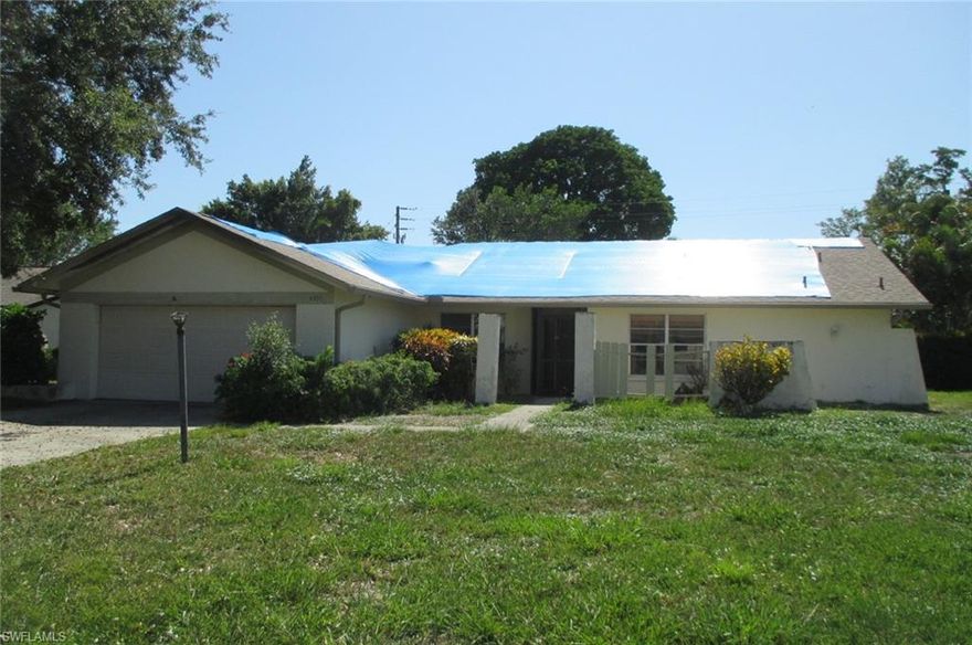 Spacious Lakewood 3 Bedroom + Den, 2 Bath Pool Home with Eat In Kitchen, Formal Dining Room, Split Bedroom Floor Plan, Laundry Room, 2 Car Garage and Screened Pool Area. The Lakewood Community offers low HOA Fees.