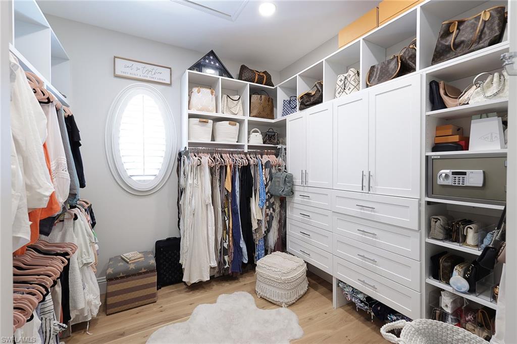 PELICAN BAY WOODS - Residential