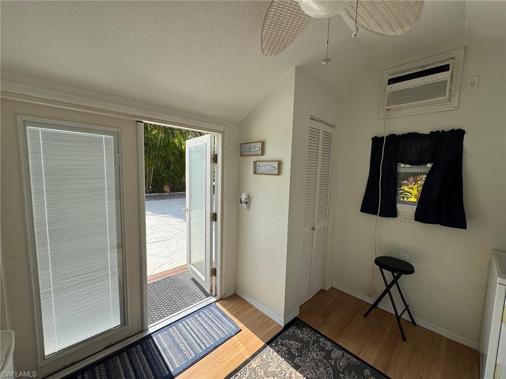 RIVERBEND MOTORCOACH RESORT - Land