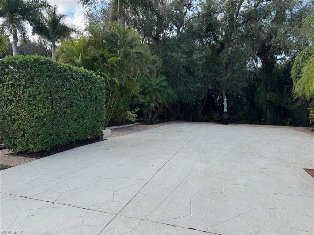 RIVERBEND MOTORCOACH RESORT - Land