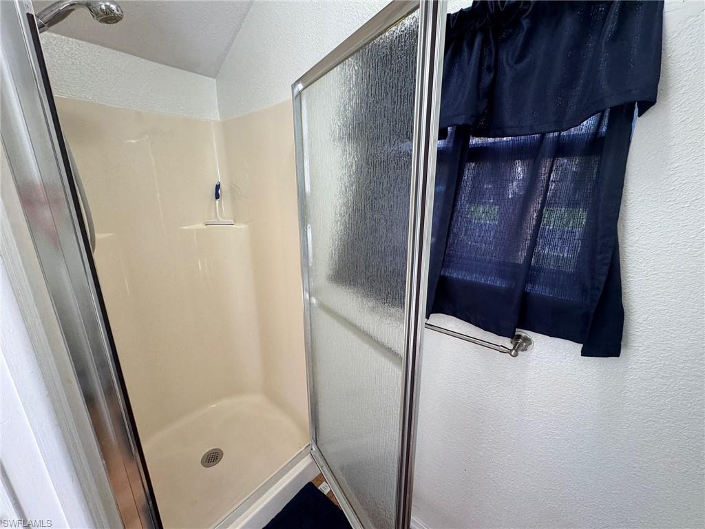 RIVERBEND MOTORCOACH RESORT - Land