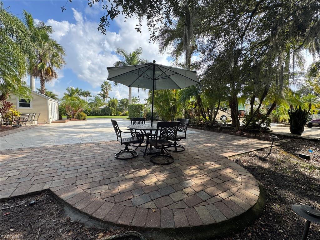 RIVERBEND MOTORCOACH RESORT - Land