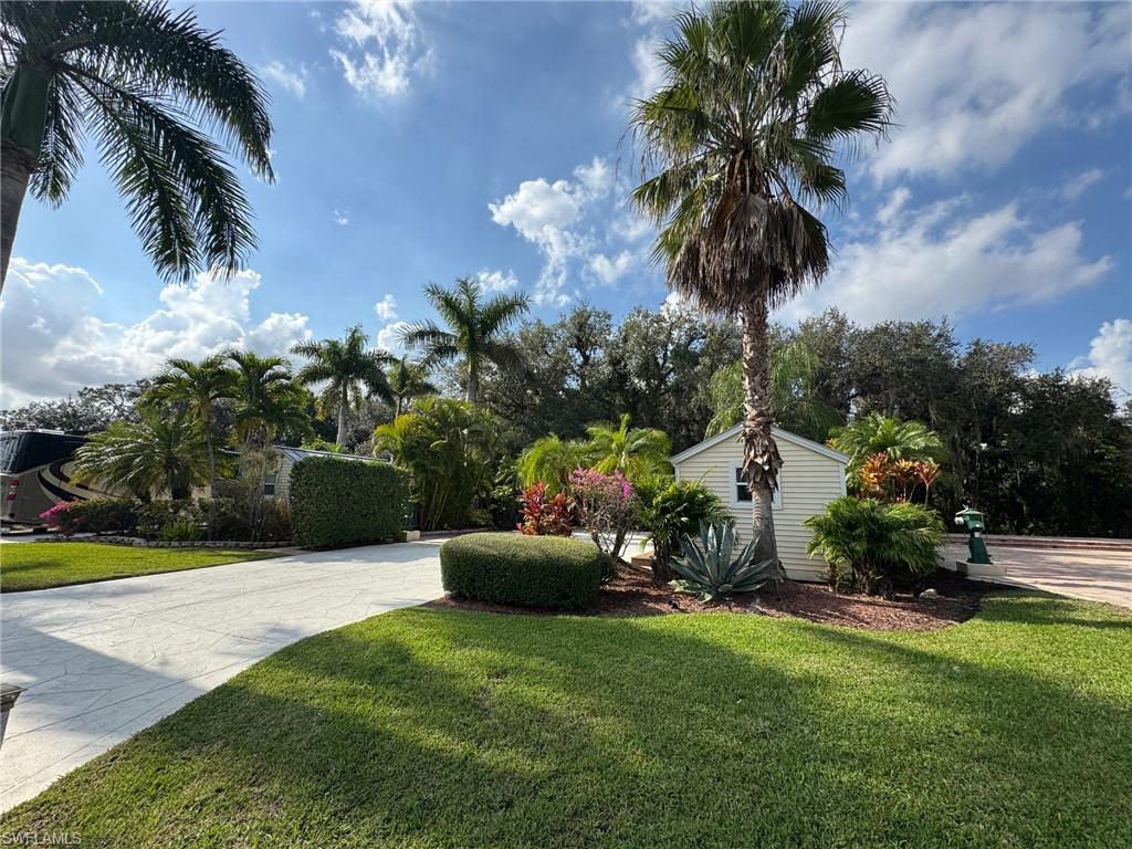 RIVERBEND MOTORCOACH RESORT - Land