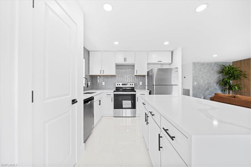 CAPE CORAL - Residential Lease