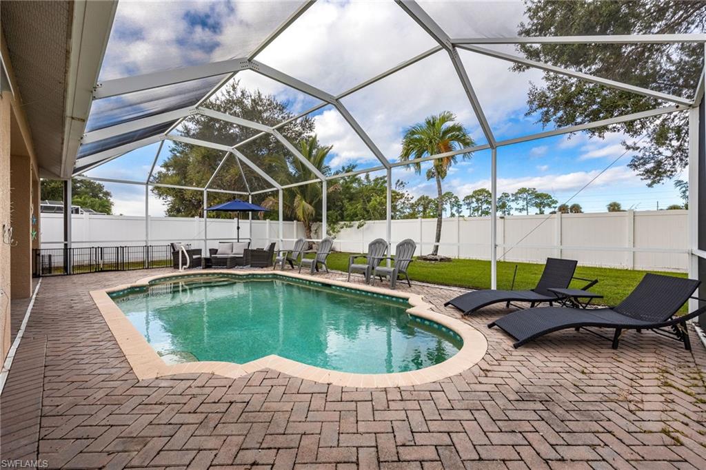 VALENCIA LAKES - Residential