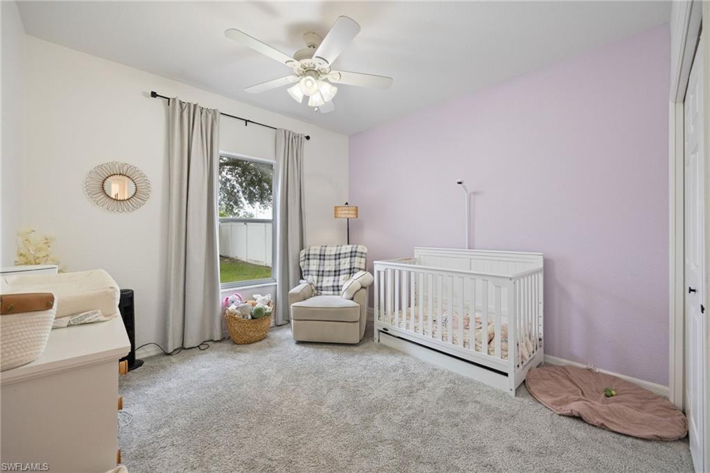 VALENCIA LAKES - Residential