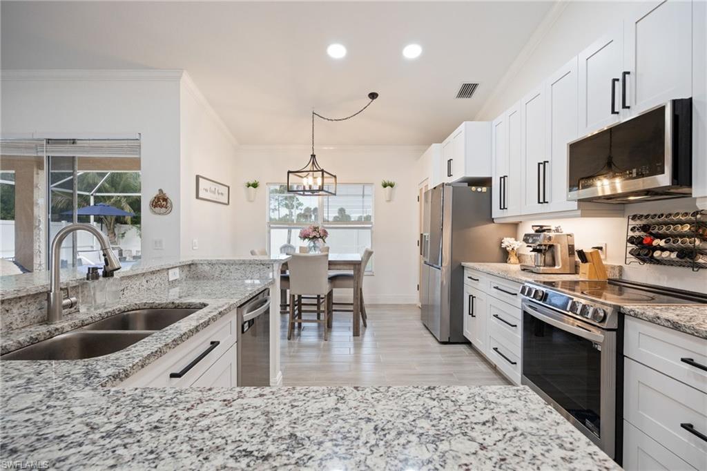 VALENCIA LAKES - Residential