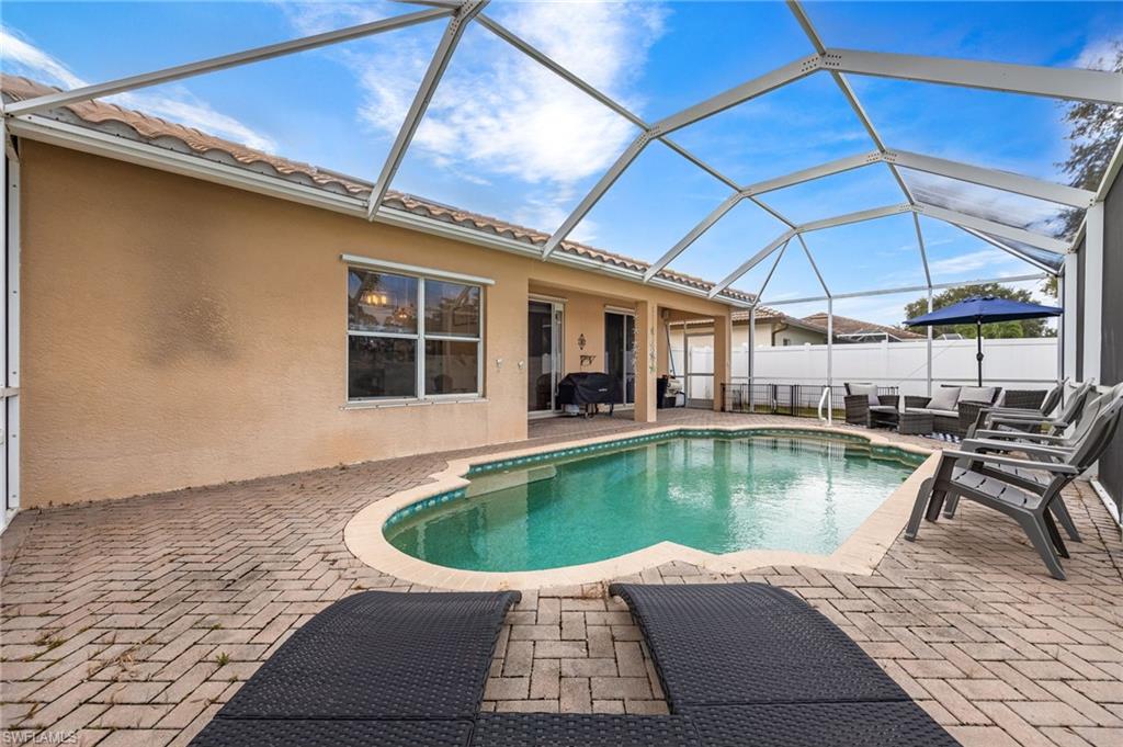 VALENCIA LAKES - Residential