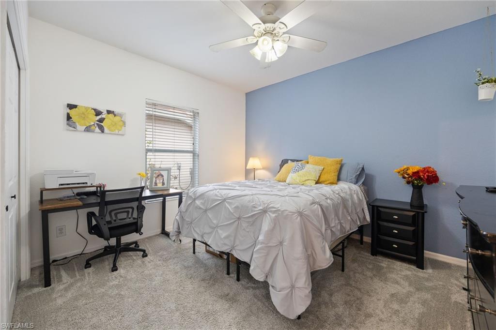 VALENCIA LAKES - Residential