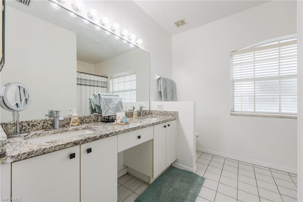 VALENCIA LAKES - Residential