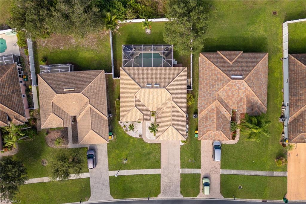 VALENCIA LAKES - Residential