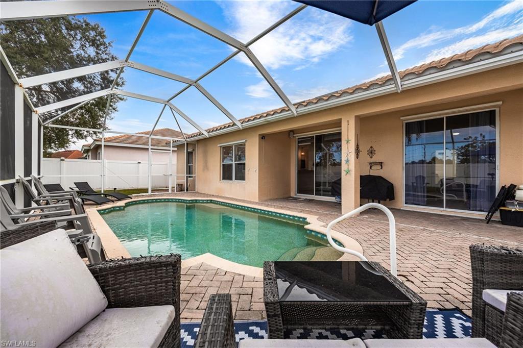 VALENCIA LAKES - Residential