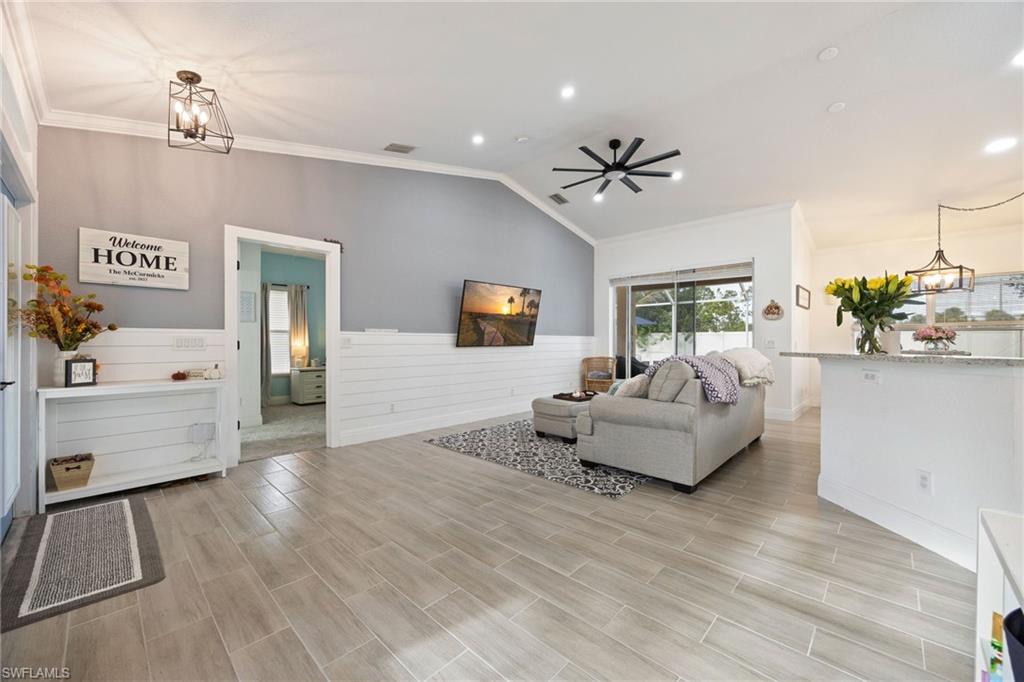 VALENCIA LAKES - Residential