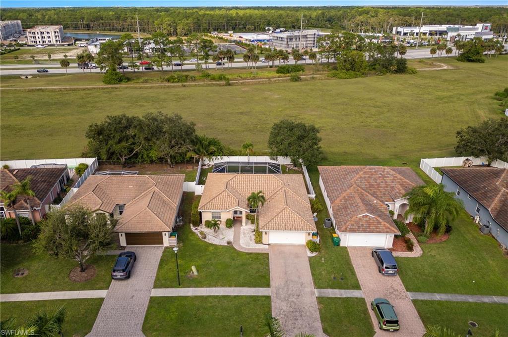 VALENCIA LAKES - Residential