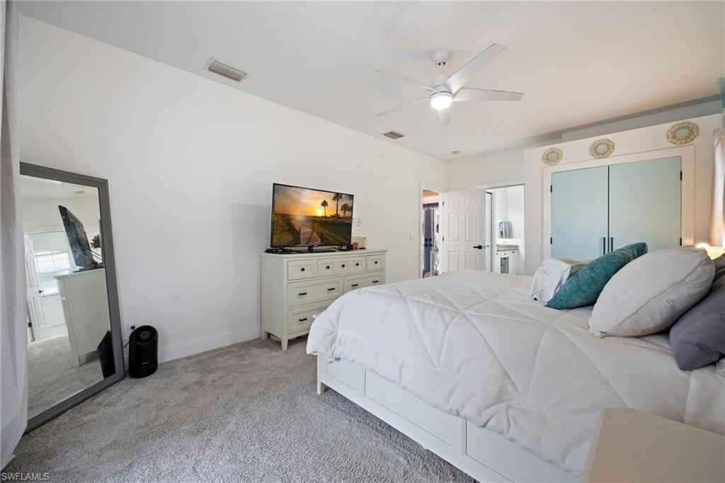 VALENCIA LAKES - Residential