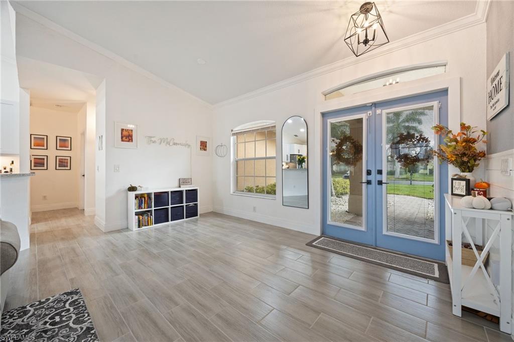 VALENCIA LAKES - Residential