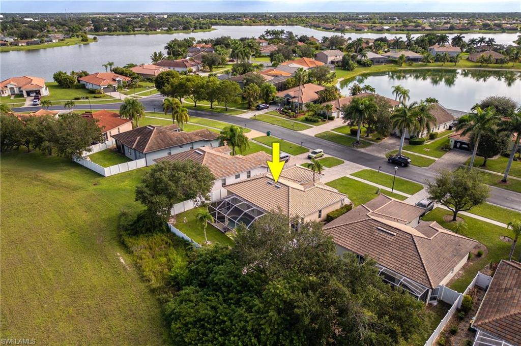 VALENCIA LAKES - Residential