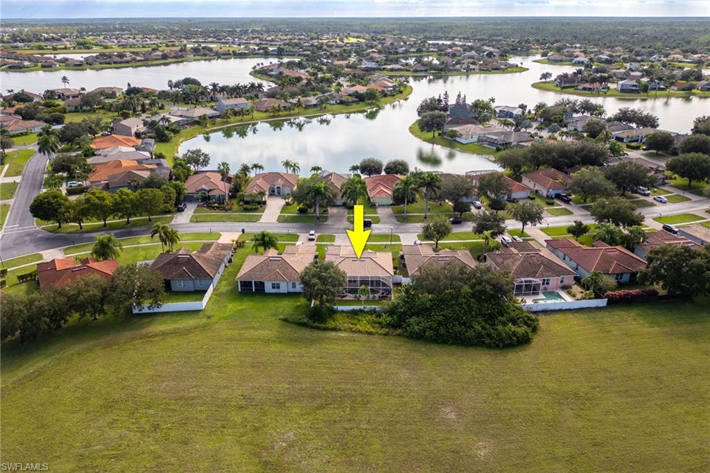 VALENCIA LAKES - Residential