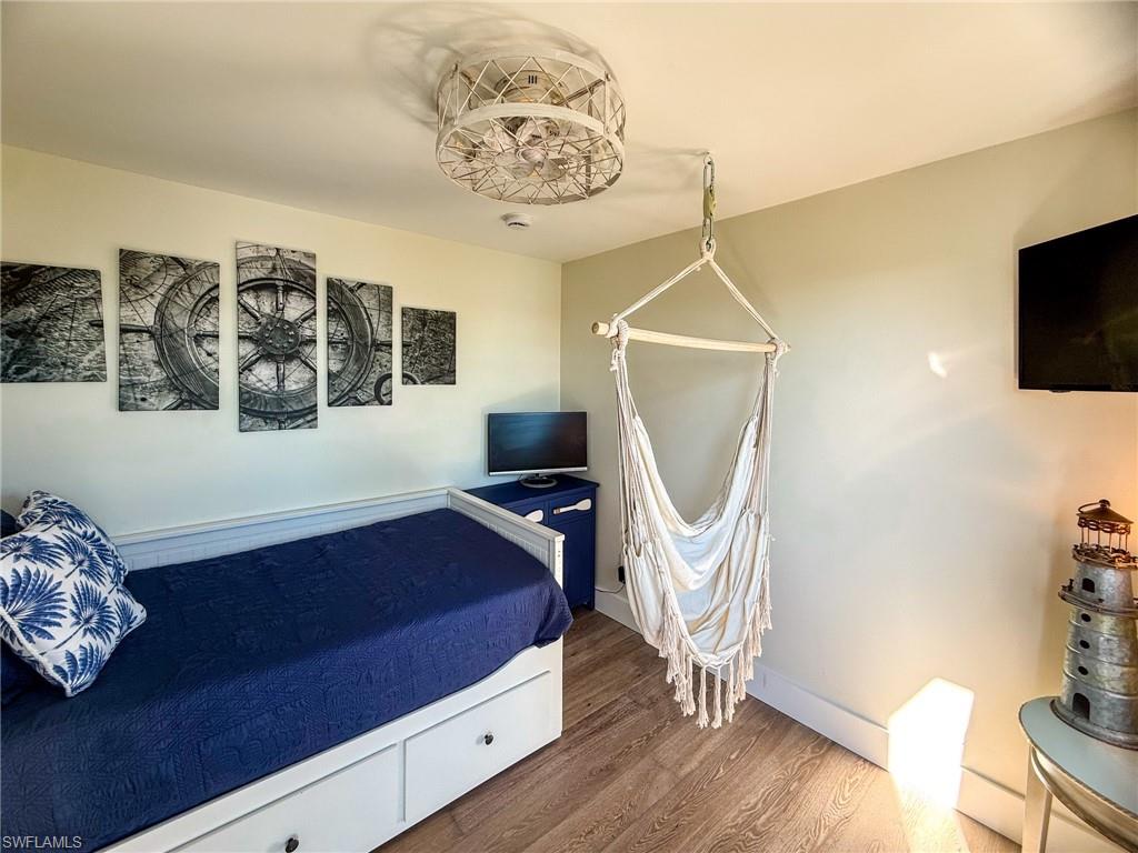 SAFETY HARBOR CLUB - Residential