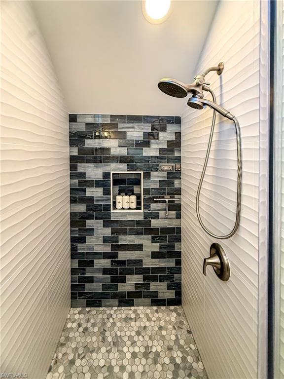 SAFETY HARBOR CLUB - Residential