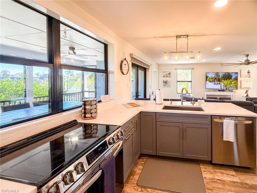 SAFETY HARBOR CLUB - Residential