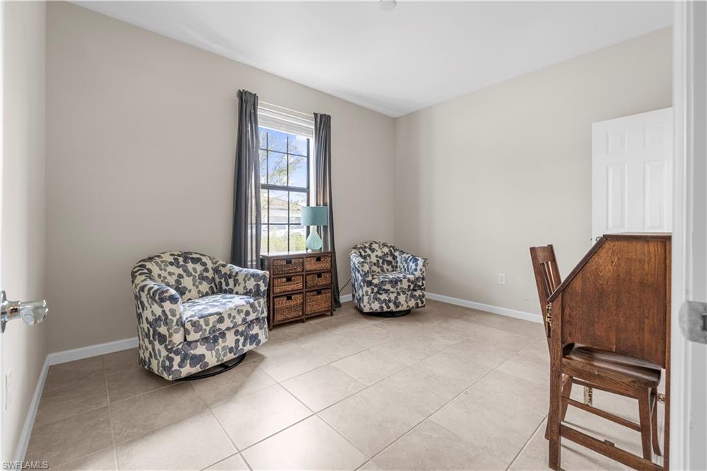 HAMPTON LAKES - Residential