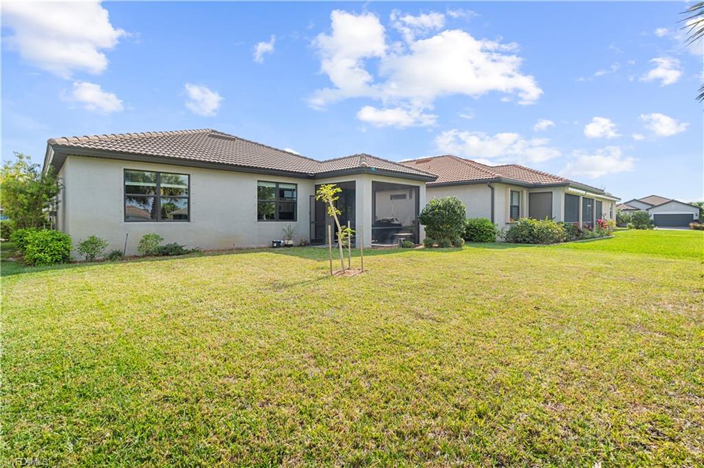 HAMPTON LAKES - Residential