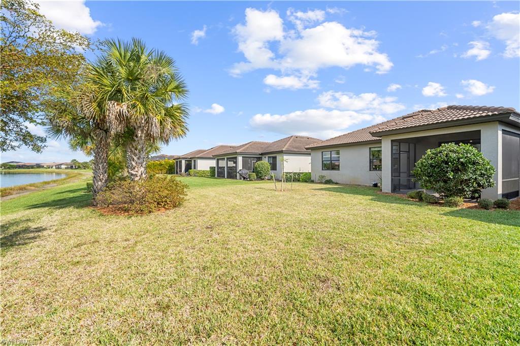 HAMPTON LAKES - Residential