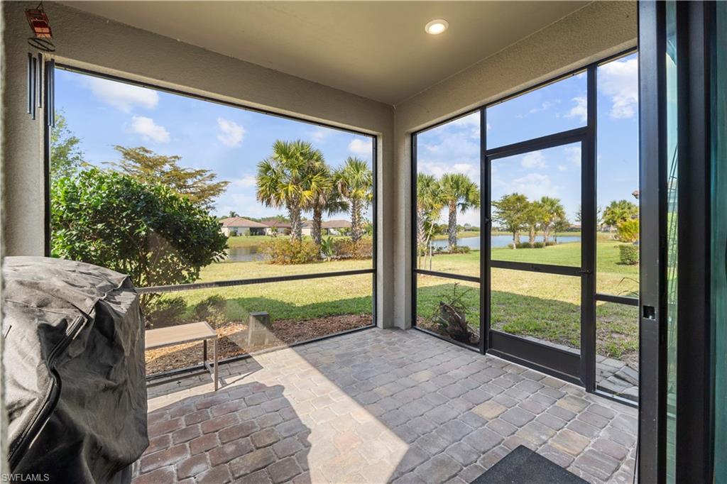 HAMPTON LAKES - Residential