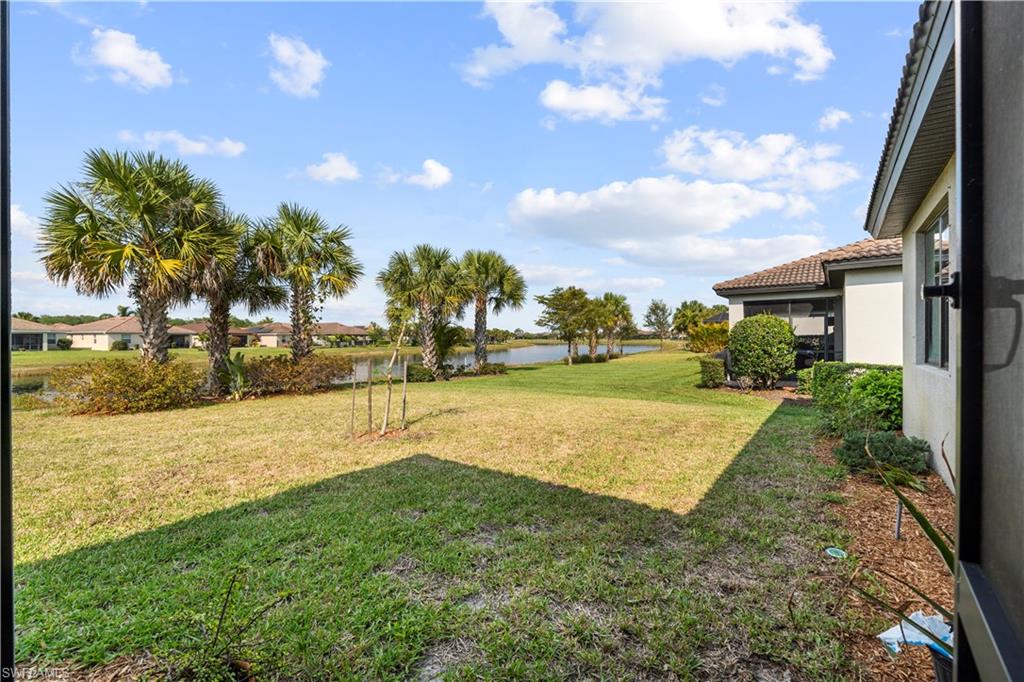 HAMPTON LAKES - Residential