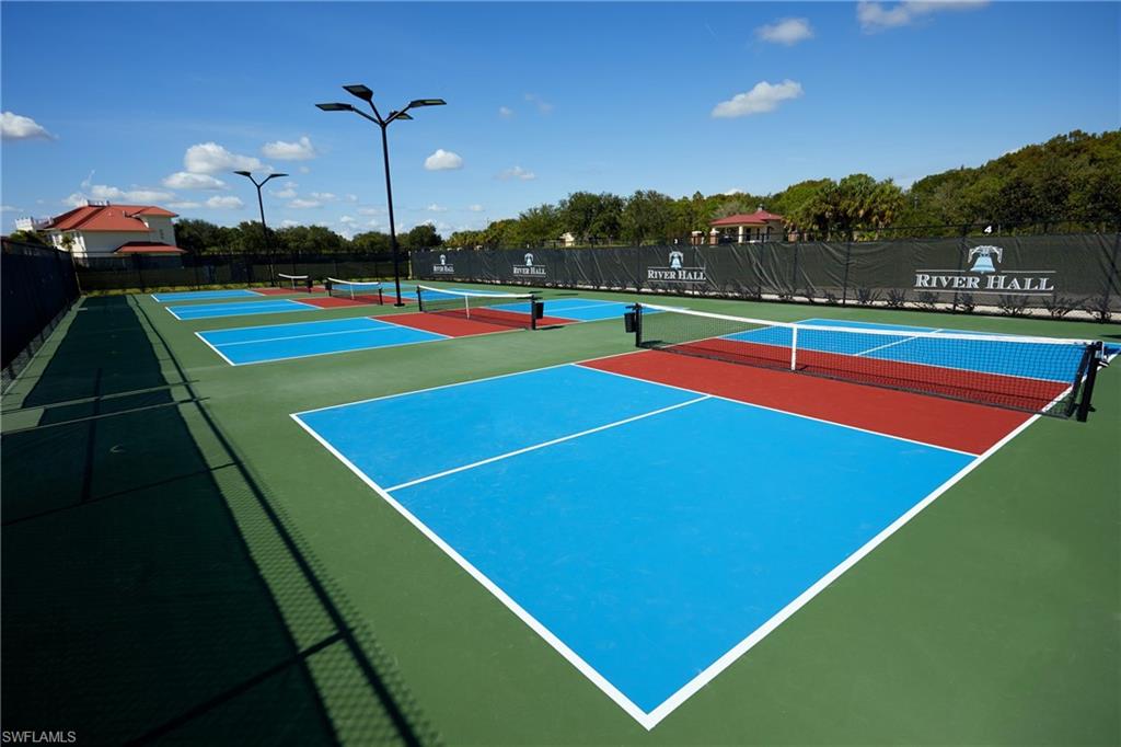 HAMPTON LAKES - Residential