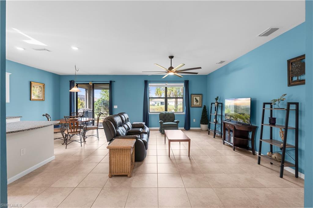 HAMPTON LAKES - Residential