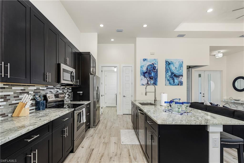 CAPE CORAL - Residential