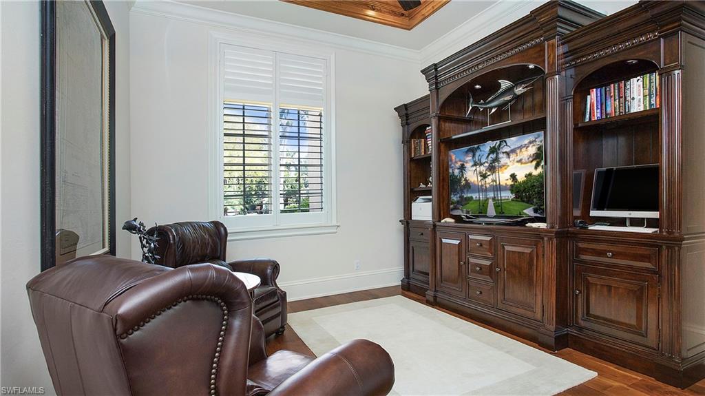 MOORINGS - Residential