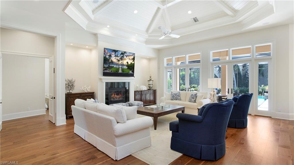 MOORINGS - Residential