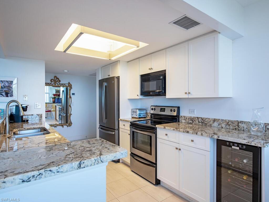 6585 Nicholas BLVD 503