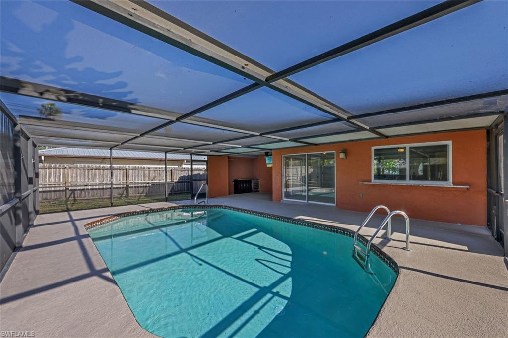 FOXMOOR PINES - Residential